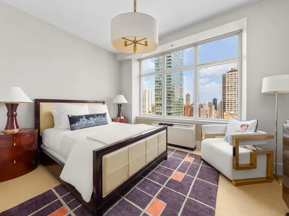 300 East 55th Street image 12 of 20