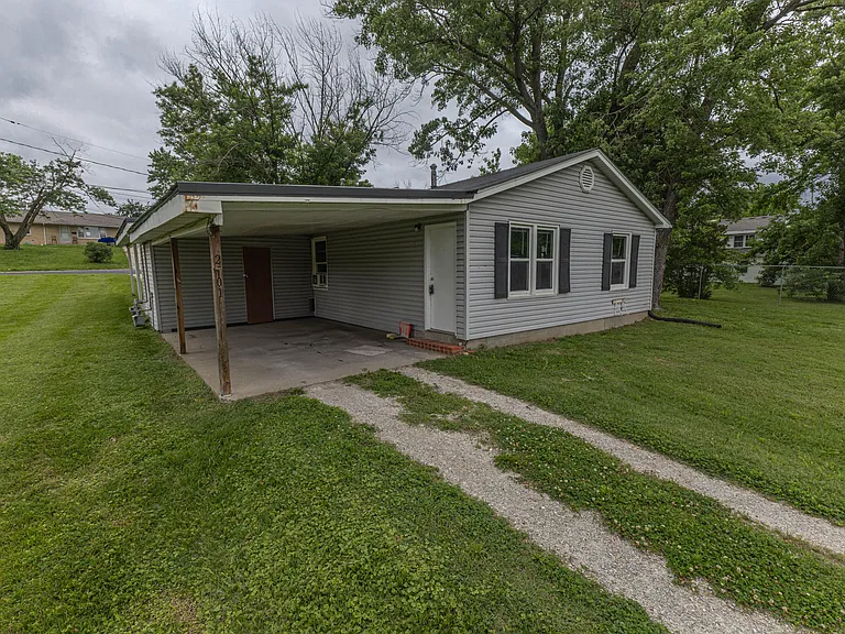 2501 Calico Ln — Photo 1
