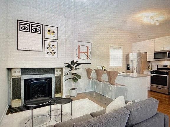 2nd image of 2106 N Bissell St #2