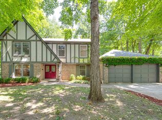 76 Lincolnshire Dr, Lincolnshire, IL
