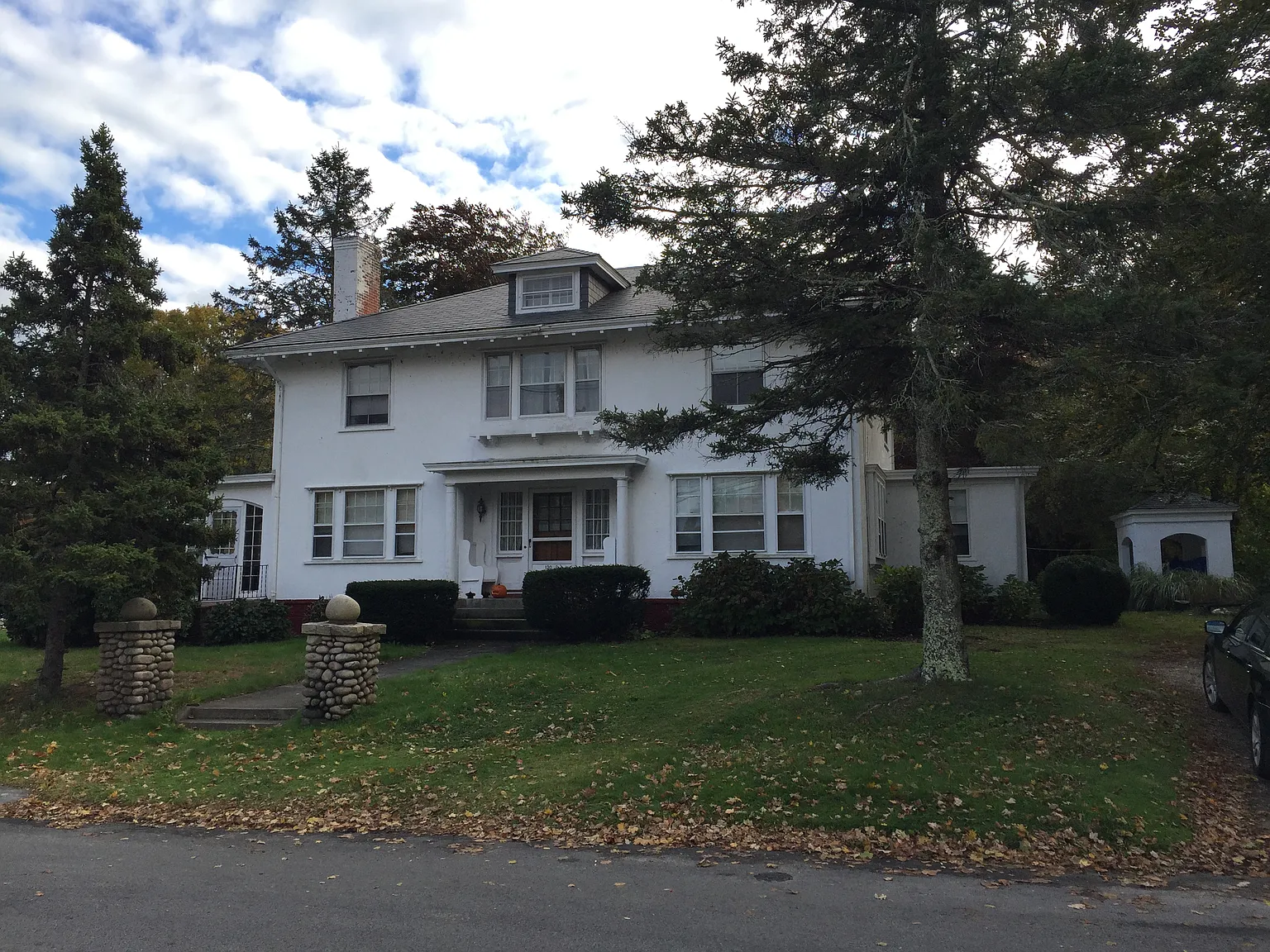 5 bed, 2.5 bath, 2696 sqft, $3,800 — Photo 1