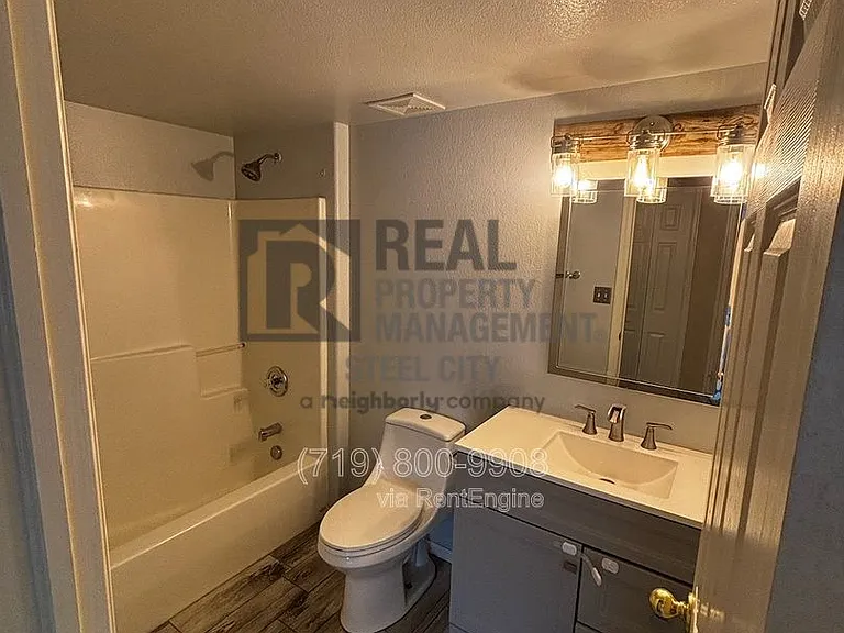 813 Ardath Ln — Photo 10