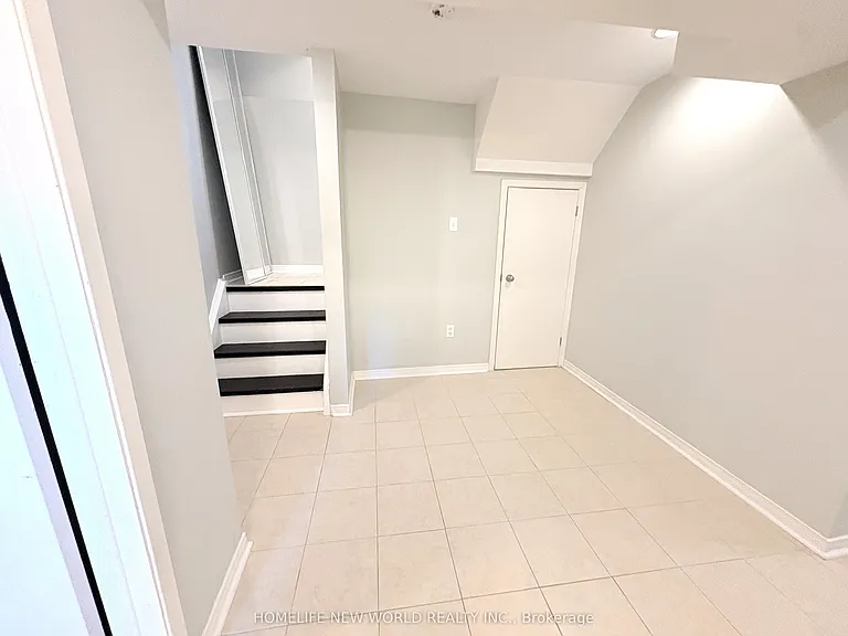 18 Samantha Cir — Photo 8