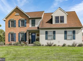7 Longenecker Rd, Lititz, PA 17543