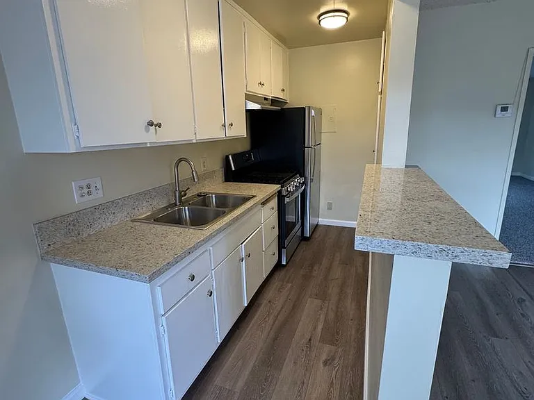 18530 Prairie St. — Photo 3