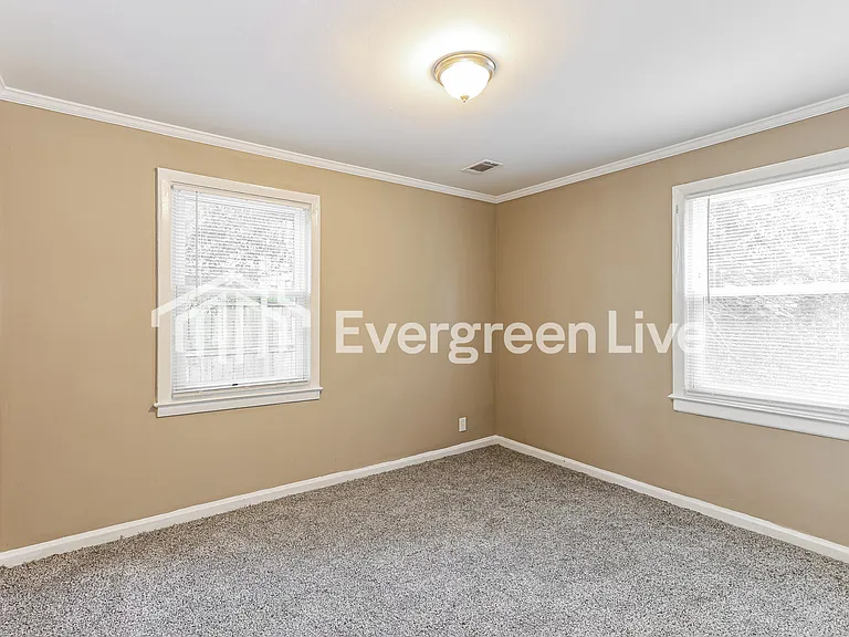 2435 Sumac Dr — Photo 13