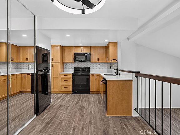 3rd image of 648 Coronado Ave
