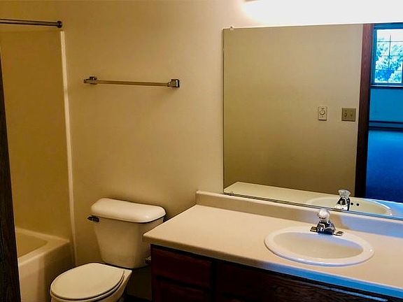 4th image of 1735 Dayton St APT 4