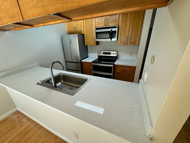 Campbell Square Apartments — Photo 11