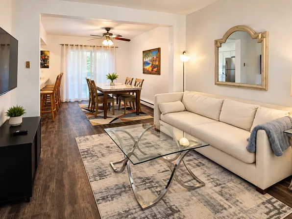 25 Court St #25, Stamford, CT 06902