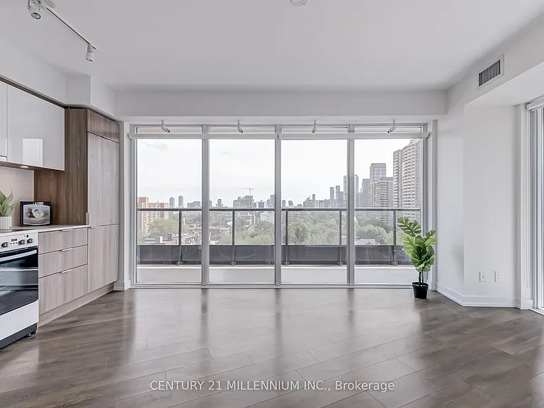 159 Wellesley St E #708 — Photo 5
