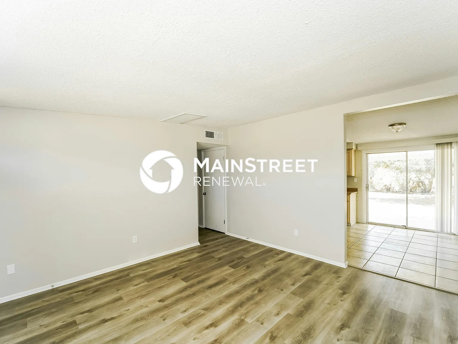 3232 E Stallion Ln — Photo 3