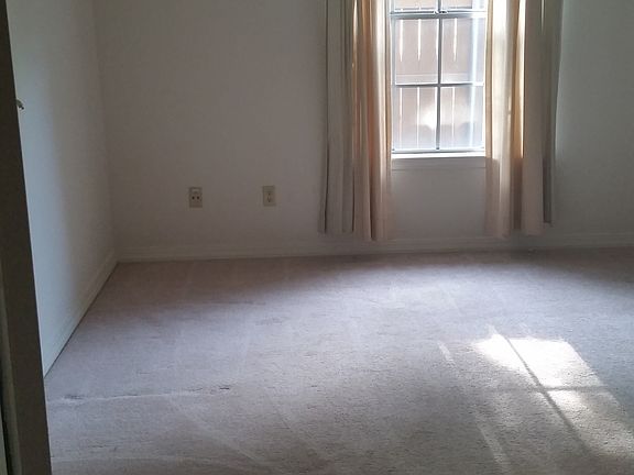 5th image of 3730 Fairfield Ave Unit 142