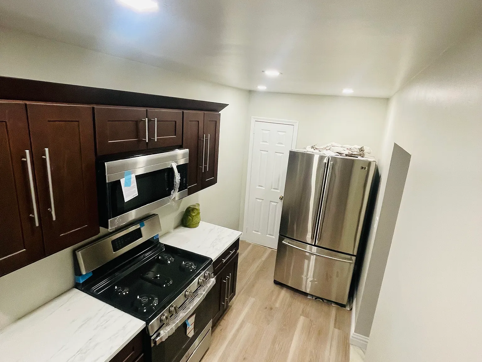 3 bed, 1088 sqft, $4,200 — Photo 1