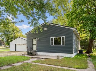 205 8th Ave SW, Oelwein, IA 50662