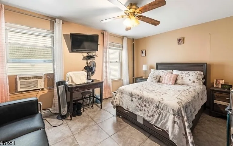 526 Jackson Ave #1 — Photo 10