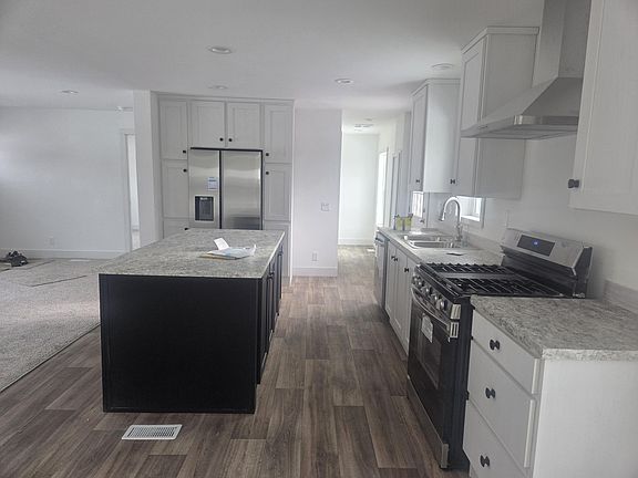5th image of 501 Custer St