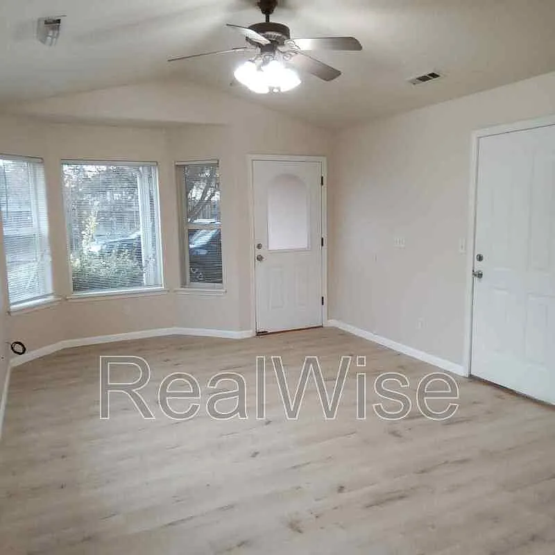 3 bed, 2.0 bath, 1188 sqft, $1,645 — Photo 4