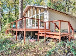 1053 Wildwood Trl, Holly Lake Ranch, TX 75765