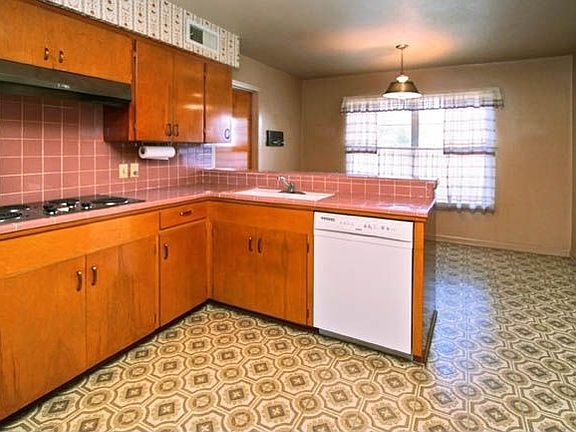 5th image of 605 Antler Dr
