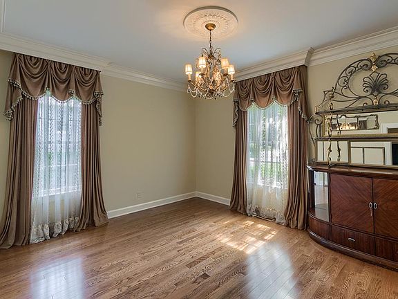 5th image of 1803 Lexington Ave