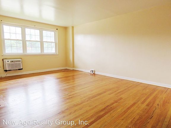 3rd image of 3965 Lankenau Ave #1