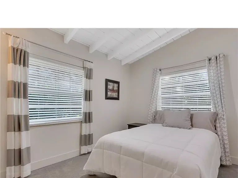 618 Holly Rd — Photo 17