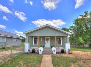 910 W Park St, Tecumseh, OK 74873