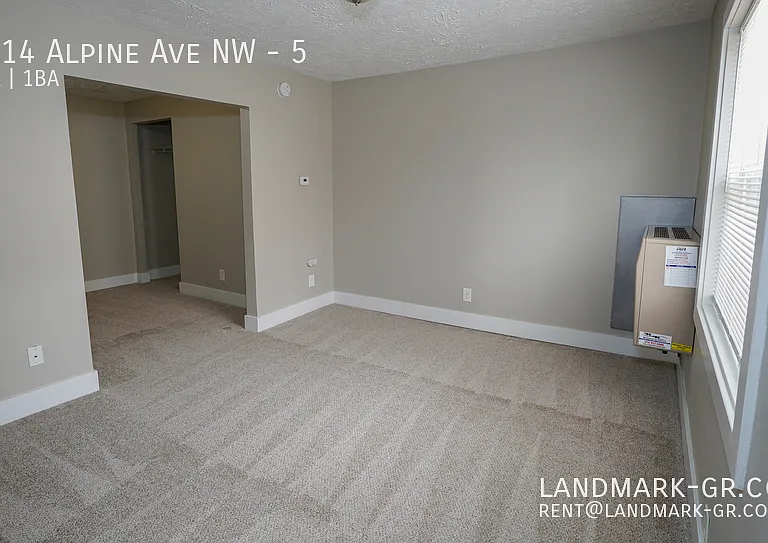 1514 Alpine Ave NW #5 — Photo 3