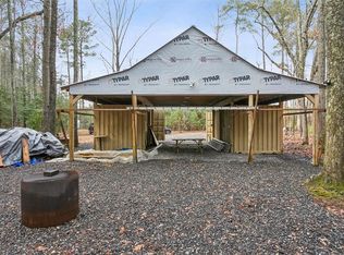 Glass Rd, Hayes, VA 23072