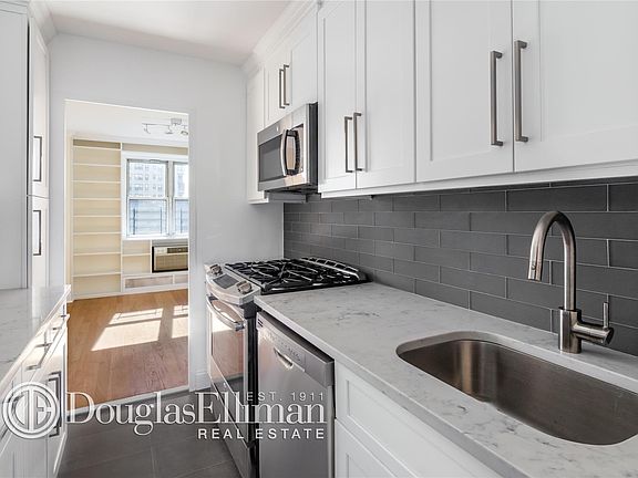 3rd image of 333 E 79th St APT 9X