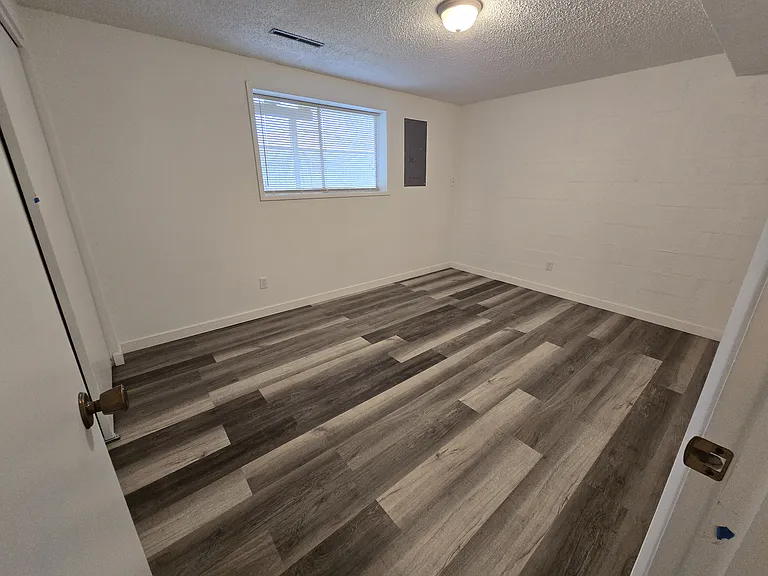 501 Burrell Ave #B — Photo 10
