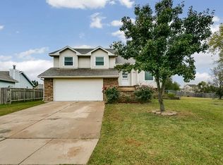 10011 E Countryside St, Wichita, KS 67207