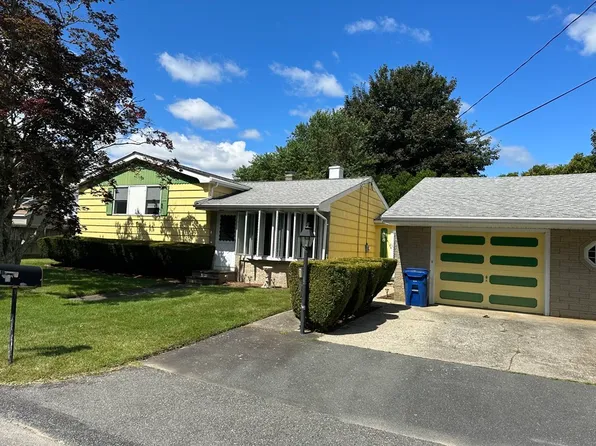 9 Greenwood Ave, Westport, MA 02790