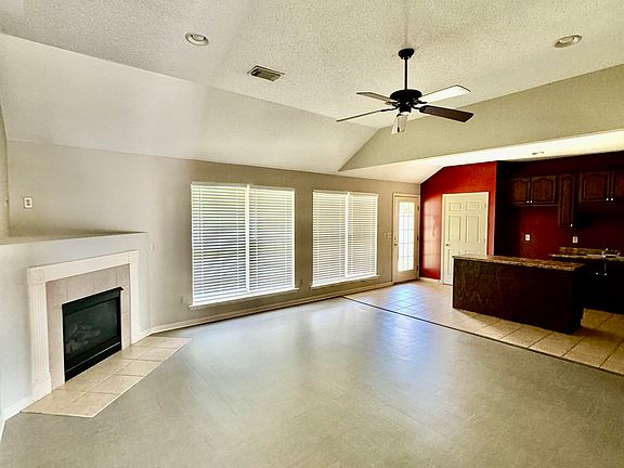 3rd image of 5003 Ross Cir