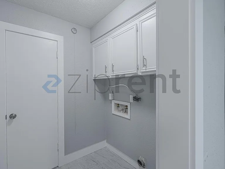 16402 Mill Point Dr — Photo 23