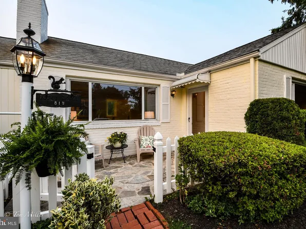 818 Loyola Dr, Towson, MD 21204