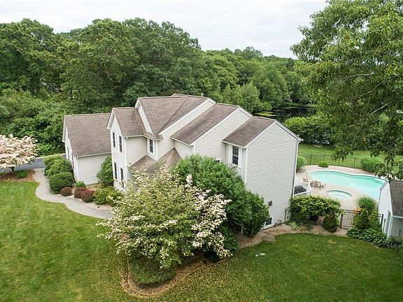 5th image of 570 Glen Hill Dr