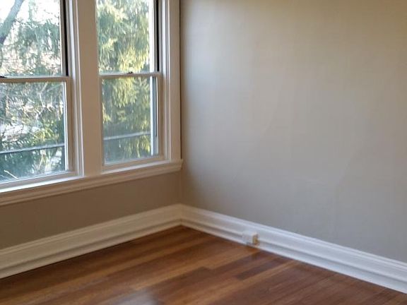 3rd image of 75 N Fremont Avenue # First Floor