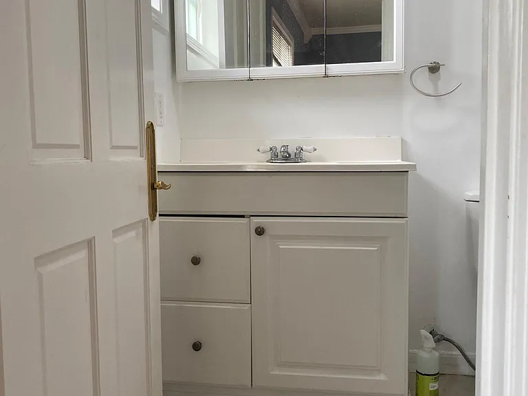 Master Room Bathroom
