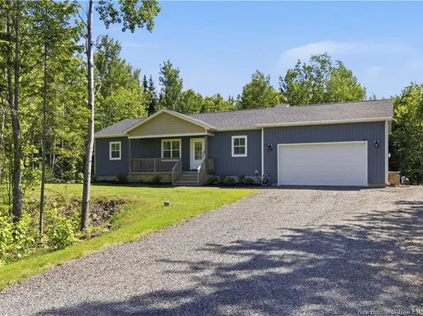11 Barbara Dr, Lincoln, NB E3B 0Y5