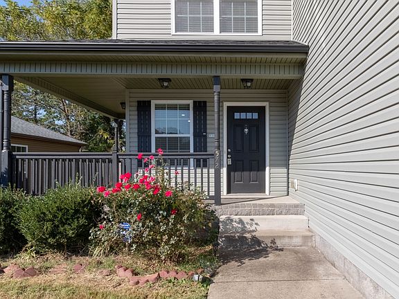 3rd image of 572 Falkland Cir