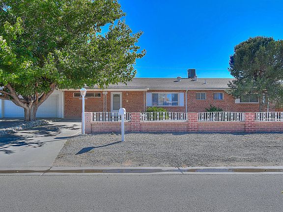 3rd image of 3928 Calle Del Prado SW