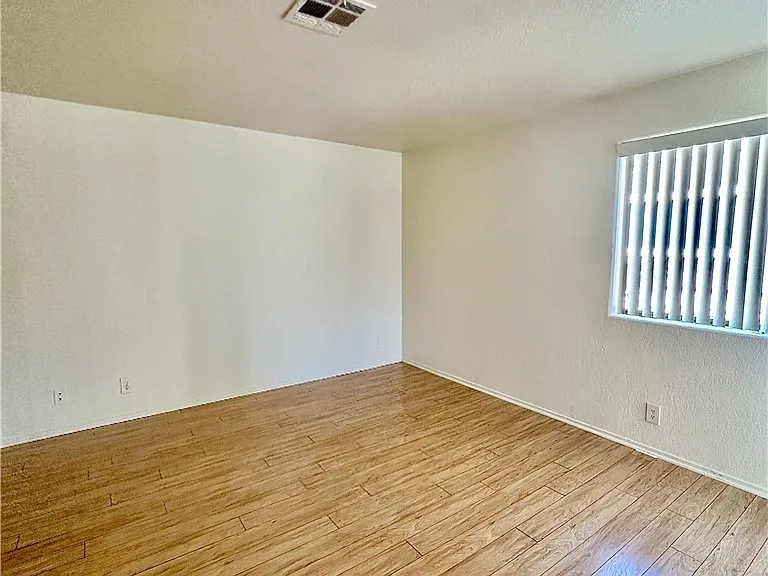 5042 Rainbow Blvd #106 — Photo 11