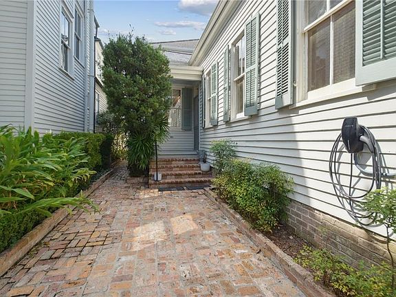4th image of 406 Audubon St