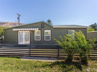 7 Cambridge Avenue, Rock Island, WA 98850