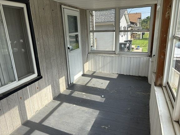 2nd image of 740 Roscoe Ave #1