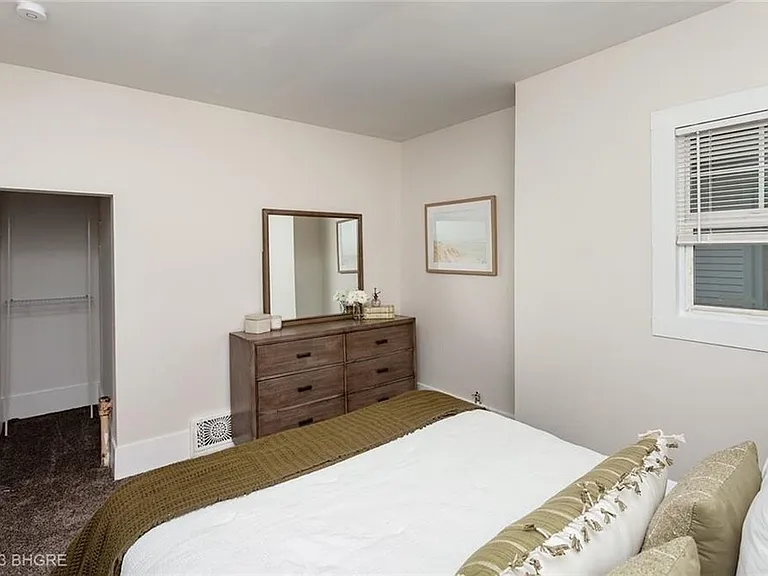 1215 Clark St — Photo 16