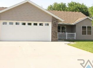 805 Dodge St UNIT 3-E, Luverne, MN 56156