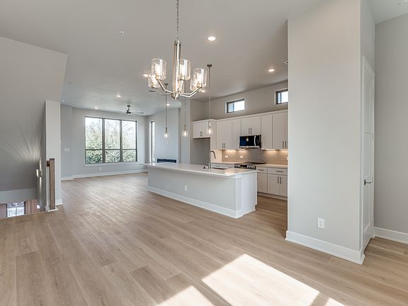 5th image of 2524 Havenhurst St #106